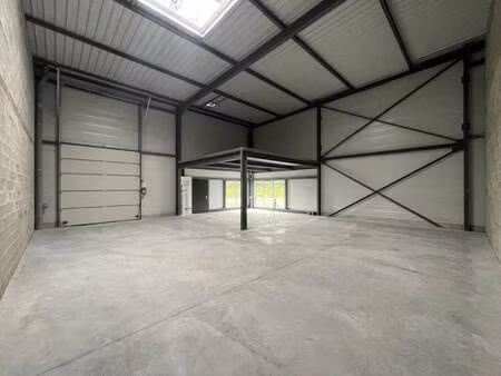 local d'activités à vendre