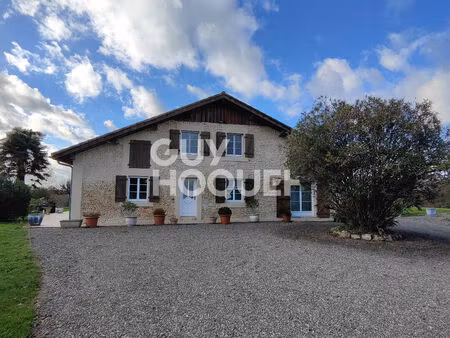 maison de maître de 232 m2  5chambres sur 2 hectares