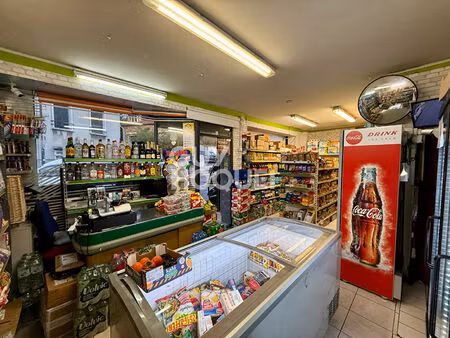 pavillon de plus de 100 m² vendu loué avec local commercial