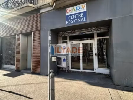 local commercial a louer