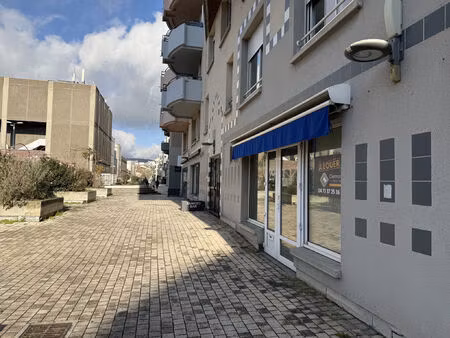location commerce 98 m² à clermont-ferrand (63000)
