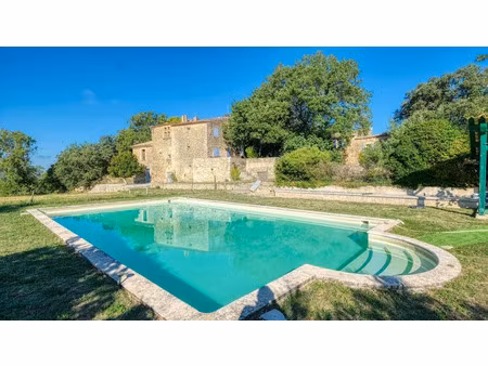 vente propriété 10 pièces 385 m² à cucuron (84160)  1 650 000 €