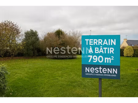 a vendre - tregueux - terrain constructible de 790 m²- hors lotissement - libre de constru