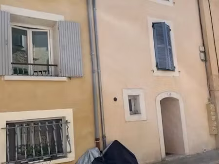 location maison 4 pièces 99.6 m² à jouques (13490)  1 050 €