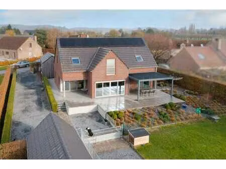 magnifique villa récente avec vue sur le mont-de-l’enclus