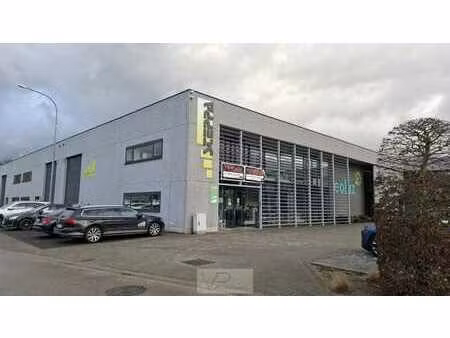 entrepôt avec bureaux/showroom à louer – kapellen