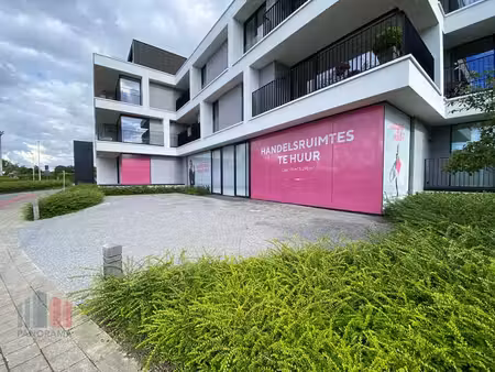 119 m² eigentijds handelspand in centrum van tielt