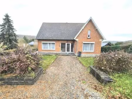 une jolie villa avec terrasse et jardin récemment rénovée