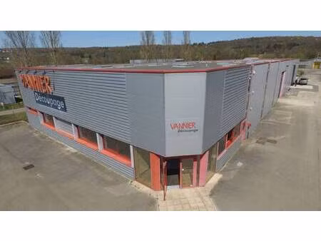 local d'activités à louer