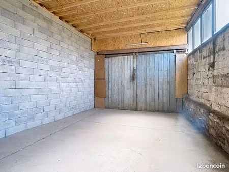 parking/box 1 pièce 29 m²