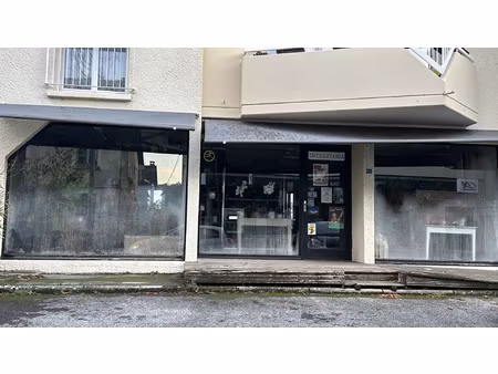 local commercial - laissac