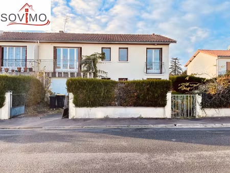 proche centre ville  en lotissement  pavillon mitoyen de 197