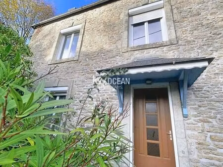 landudec. corps de ferme sur terrain boisé de plus de 2 3 ha