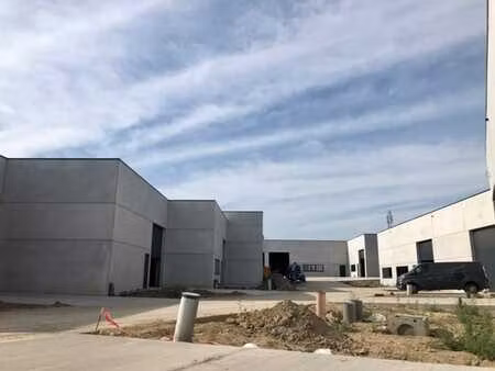 unité pme avec places de parking à louer à erpe-mere