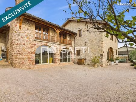 propriété 8 pièces 322 m²