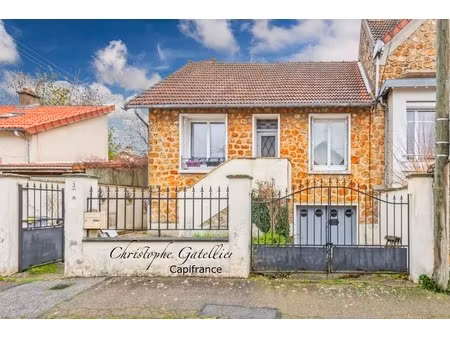 maison typique en meulière - 3 chambres – centre-ville – jardin – garage / atelier – aucun