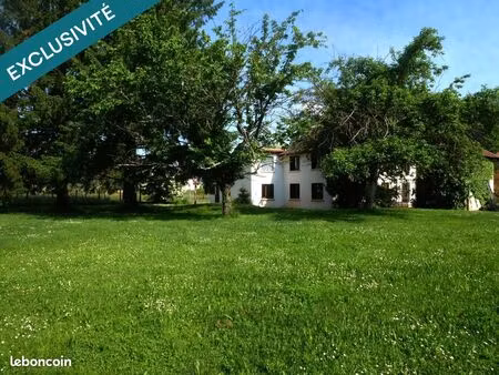 maison 10 pièces 240 m²