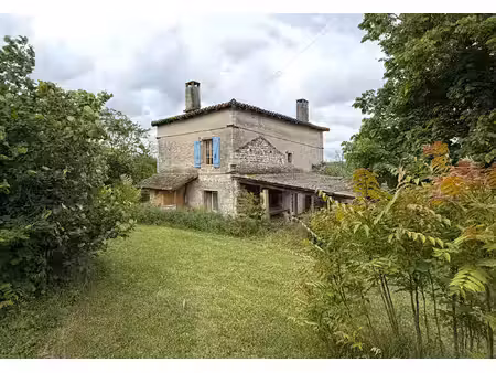 maison en pierre à restaurer  avec terrain