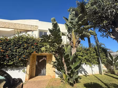 très belle villa à la vente à 2 min de la mer et du morocco mall