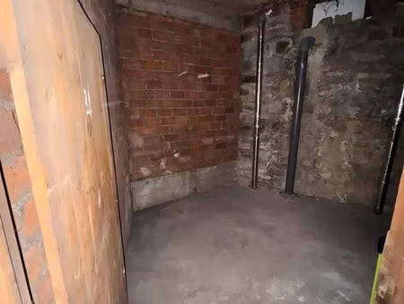 espace de stockage / cave de 10m2 niveau rue sans humidité