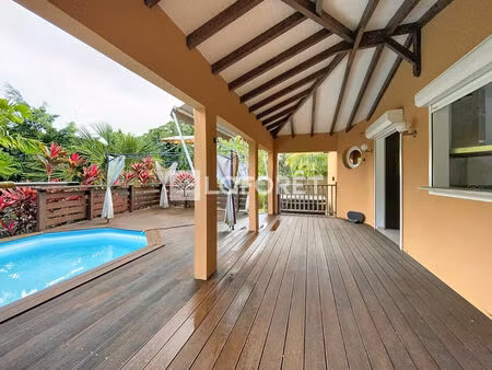 villa 5 pièces avec piscine   idéalement située dans la commune du lamentin  ld montalègre