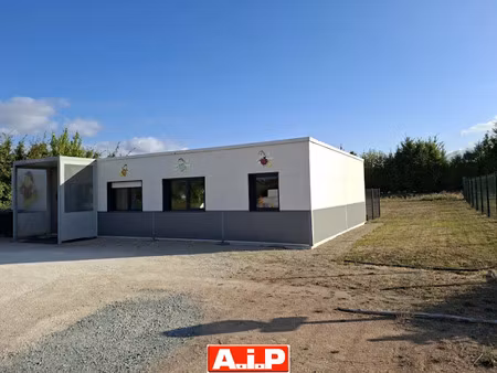 vente locaux professionnels 8 pièces 118 m² à pouzauges (85700)  185 500 €