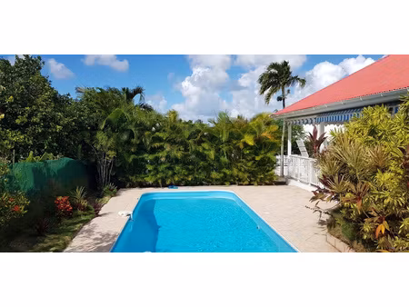 location villa f5 avec piscine  et garage - la jaille