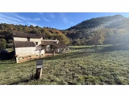 maison inviduelle charmante pleine de confort et nature