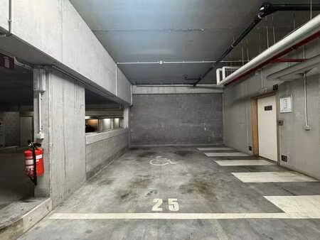 quartier des musiciens-grand emplacement de parking a vendre