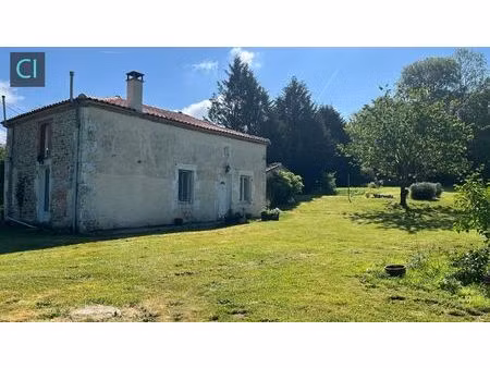 maison de campagne de 110m² avec 5ha6 en bordure de rivière