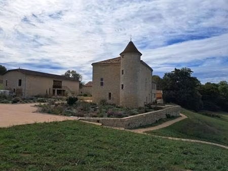 domaine magnifiquement retaure sur 13 hectares