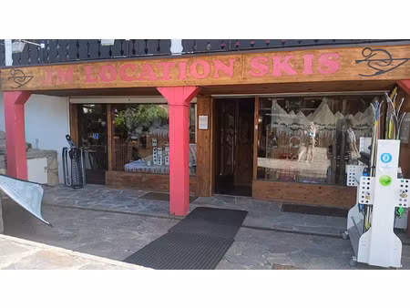 local commercial sur la commune des carroz