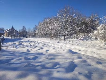 terrain plat viabilisé à étival (1164 m²)