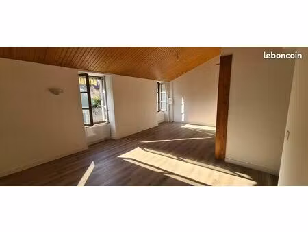 appartement 3 pièces - centre ville chantonnay