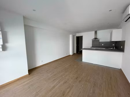 location locaux professionnels 2 pièces 39.4 m² à bry-sur-marne (94360)  1 030 €