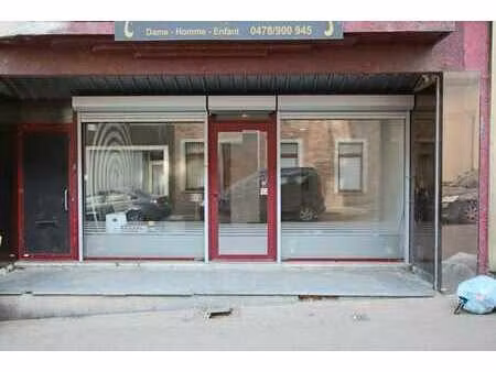 rez-de-chaussée commercial dans le centre à 50m des écoles