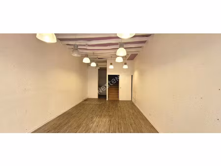 location locaux professionnels 3 pièces 70 m² à blois (41000)  850 €