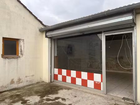 location locaux professionnels 60 m² à vaux-le-pénil (77000)  400 €