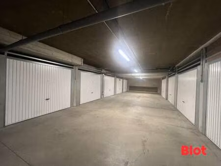 location garage box et parking à chantepie (35135) : à louer / 15m² chantepie