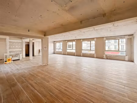 location locaux professionnels 160 m² à paris 18ème (75018)  85 467 €