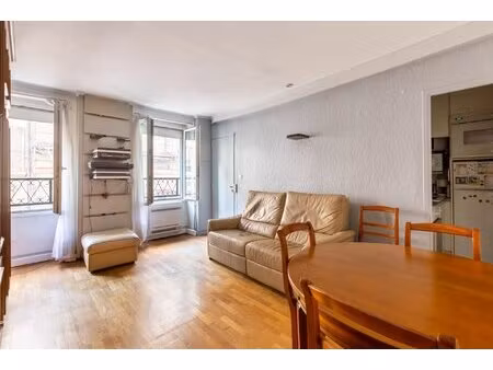 paris 17eme rue biot / place de clichy 2 pieces ensoleille