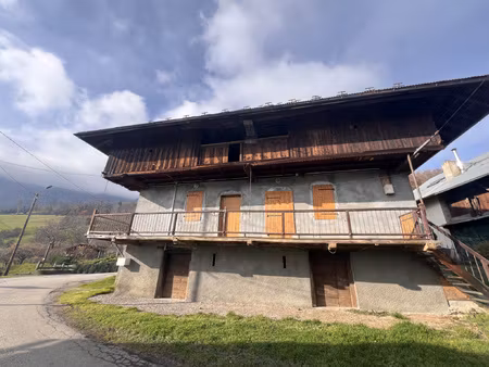 maison deux chambres 88 m2 avec dépendances