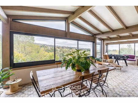 ancien corps de ferme rénové avec piscine et vue