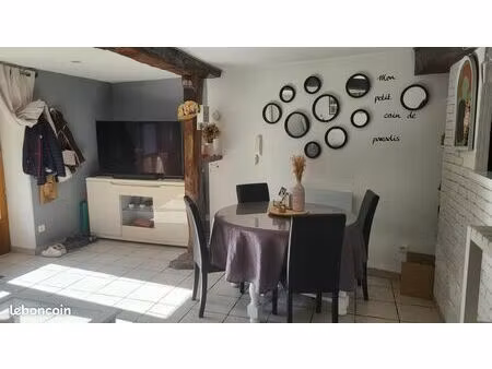 charmante maison de village avec cour privative châtillon-d’azergues