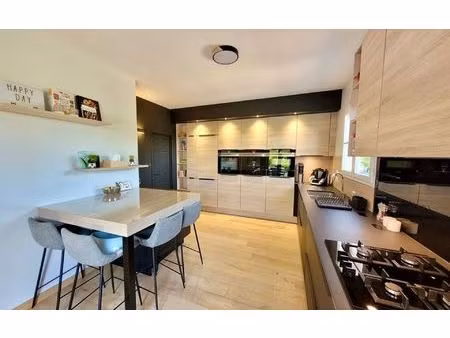 location maison  179.86 m² t-6 à fontaines-saint-martin  2 100 €