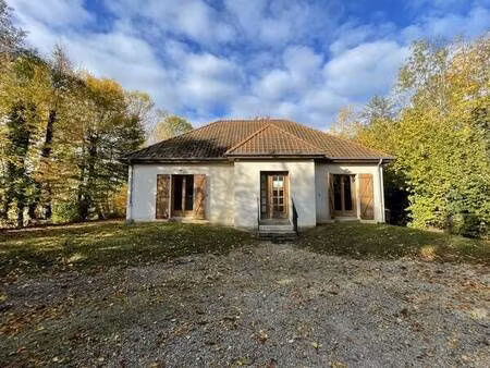 ancien local professionnel de 106 m² et son grand parc de 7029 m²