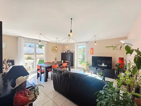 appartement rdc 3 chambres au clos medicis