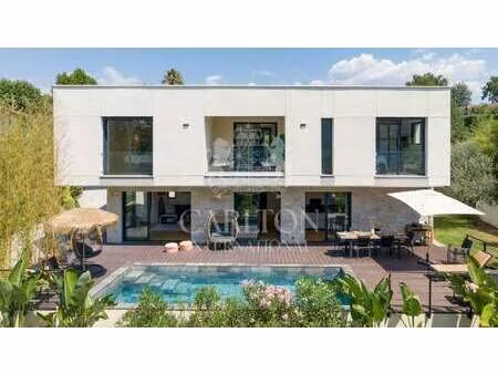 villa de luxe à louer à mougins : 12 000€/mois | 260m²