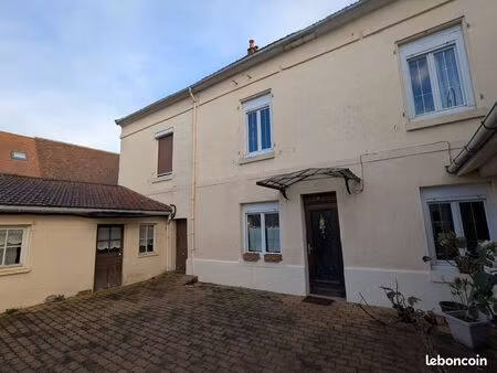 maison 8 pièces 135 m²