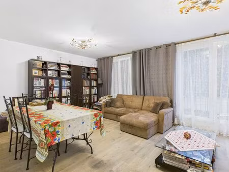 appartement  balcons  2 chambres et garage et box